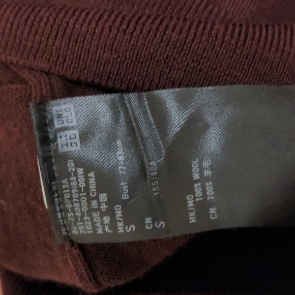 Uniqlo Maroon 100% merino wool cardigan - Picture 4 of 6